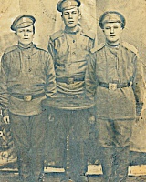Сметанин Николай Андреевич (1-й слева) (1896-1915), Мохча